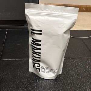 85/66 IL Makiage sun foam